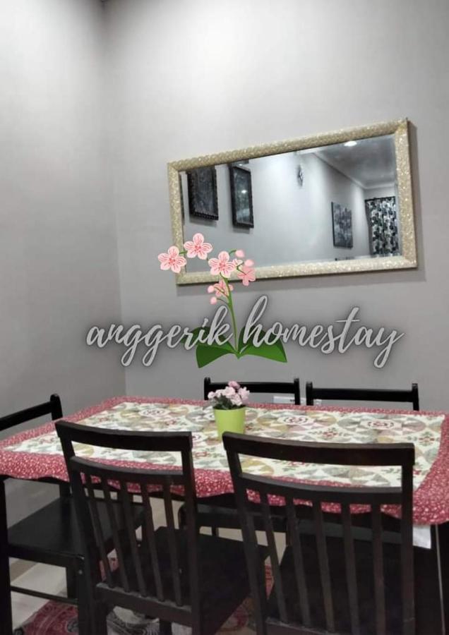 Anggerik Homestay DungunKampong Sura Tengah エクステリア 写真